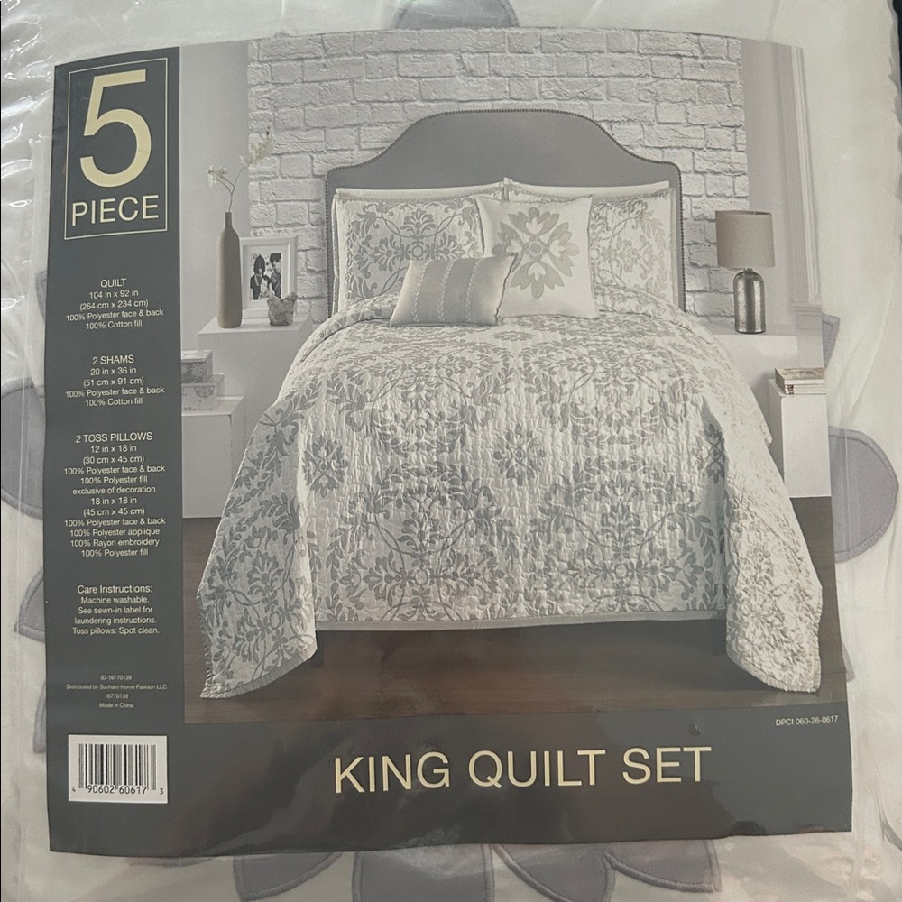 Brand New! Sunham Home Fashions, 5-piece King Quilt Set